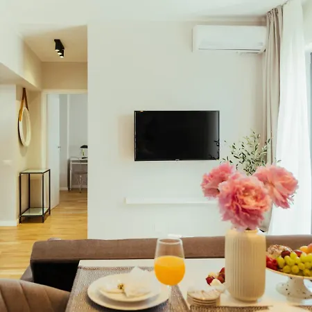 Superb City View - Bright & Stylish - 2Br Bucharest Exterior photo