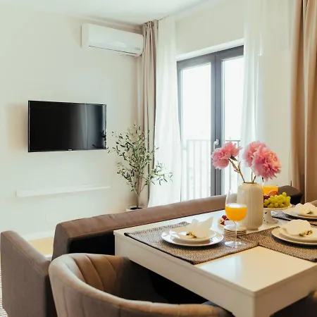 Superb City View - Bright & Stylish - 2Br Bucharest Exterior photo