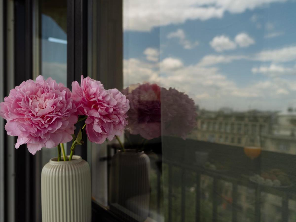 Superb View - Bright & Stylish - 2br Apartment Bucharest