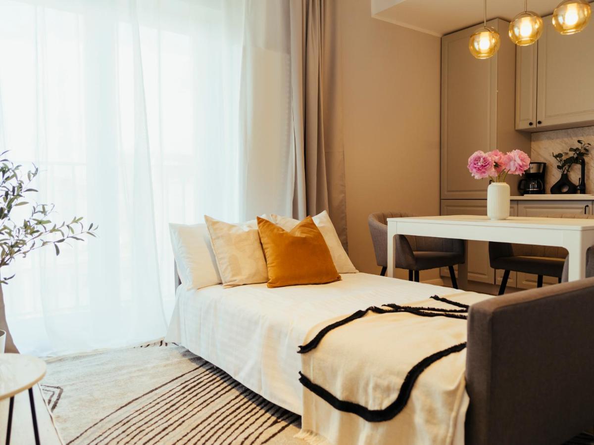 Superb View - Bright & Stylish - 2br Apartment Bucharest